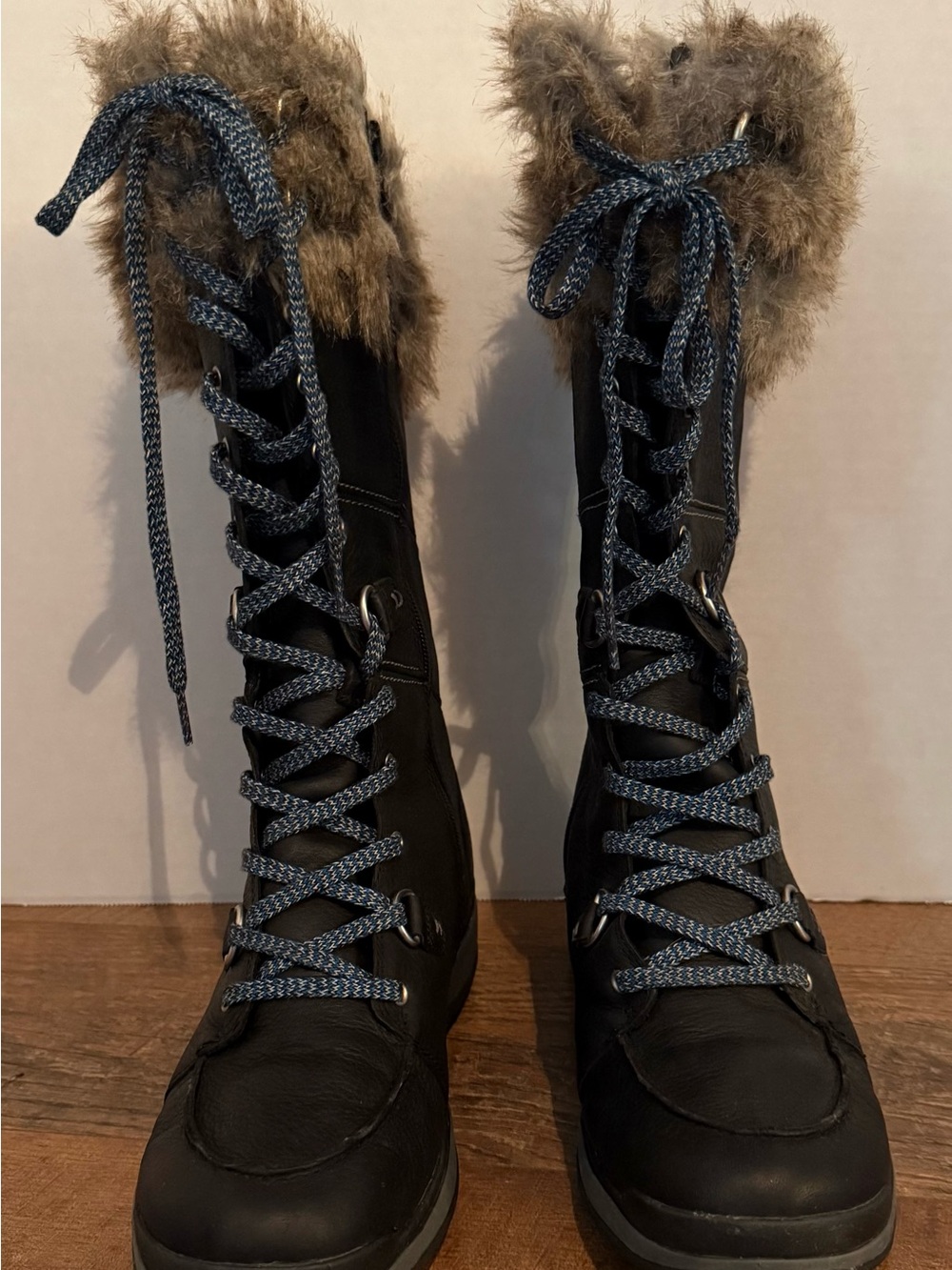 Merrell Black Lace-Up Boots with side zip and Faux Fur Collar 9.5